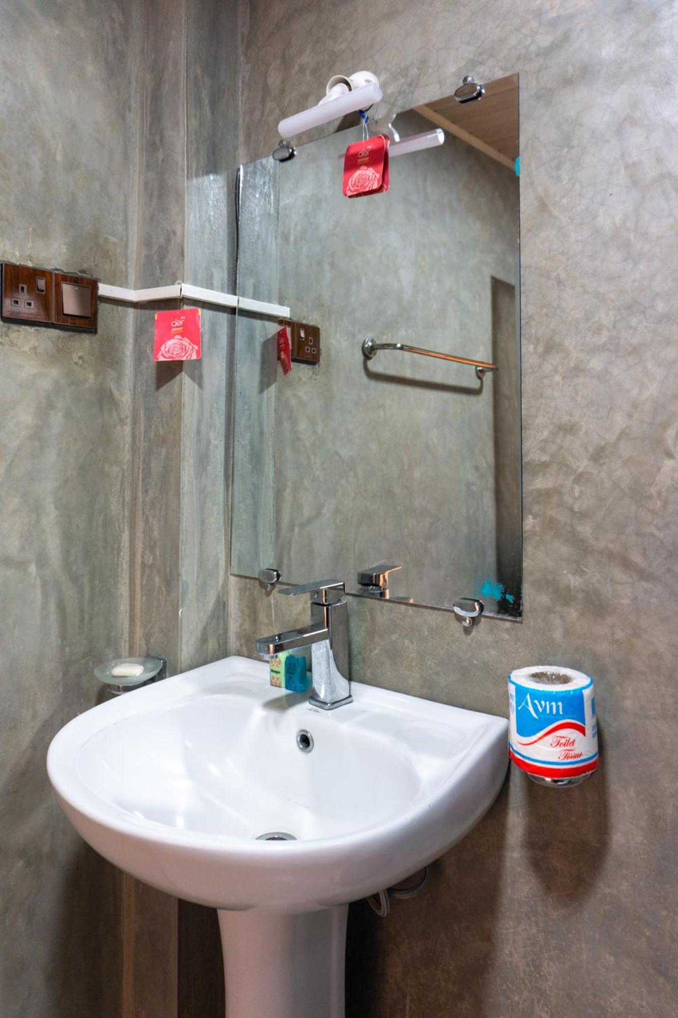Refresh Inn Элла Экстерьер фото